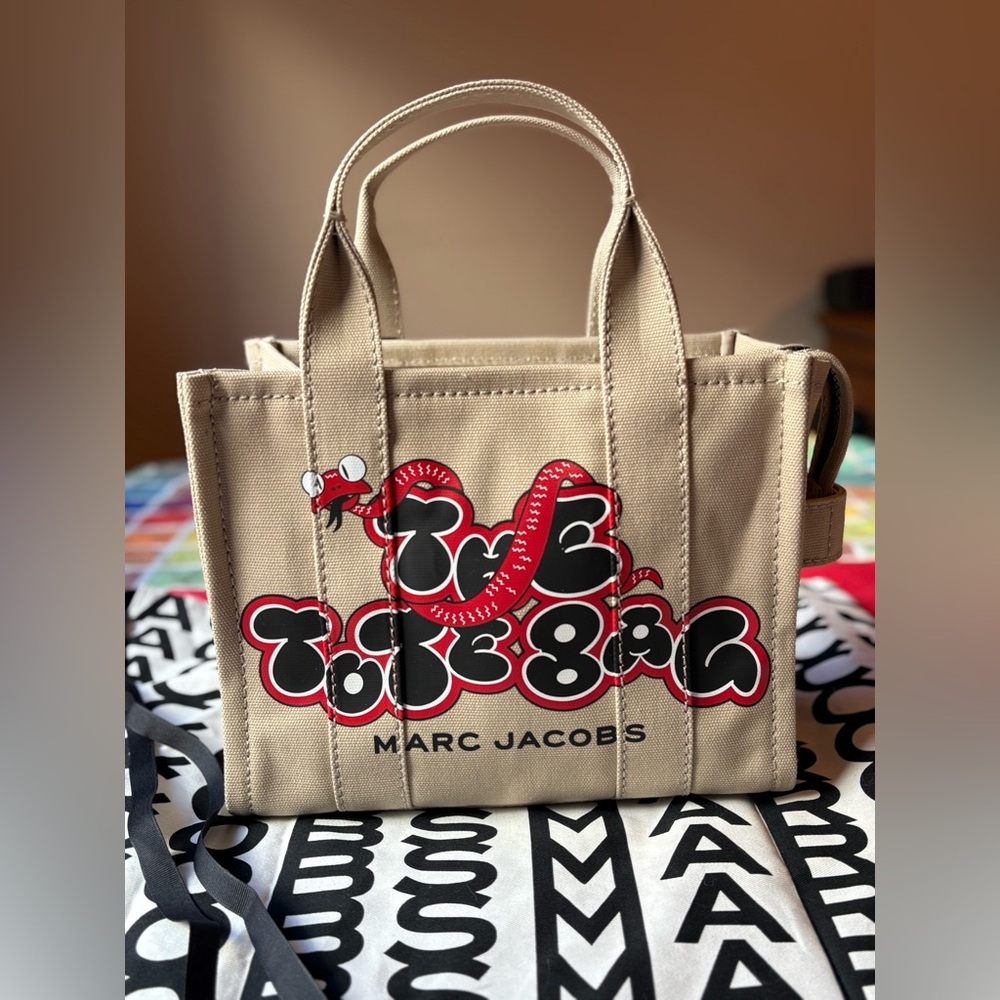 🐍 MARC JACOBS LUNA NEW YEAR COLLECTION 🐍 THE SNAKE CANVAS TOTE BAG 🐍 NWT 🐍 - Picture 12 of 16